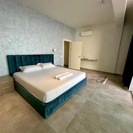 فيلة Queens Luxury 111b