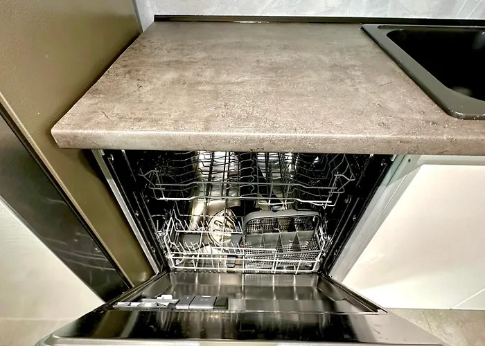 Queens Luxury 111b